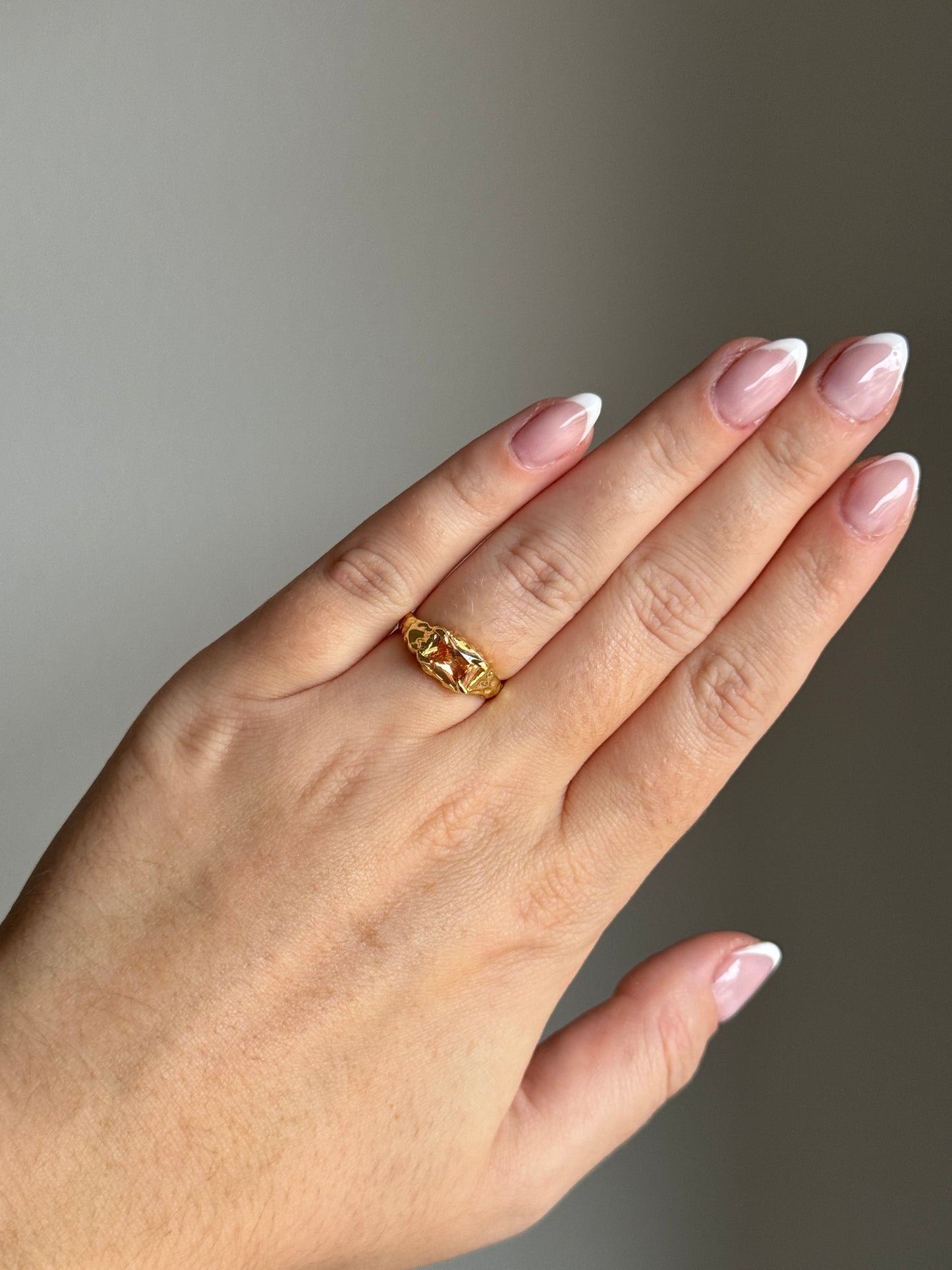 Lilly ring