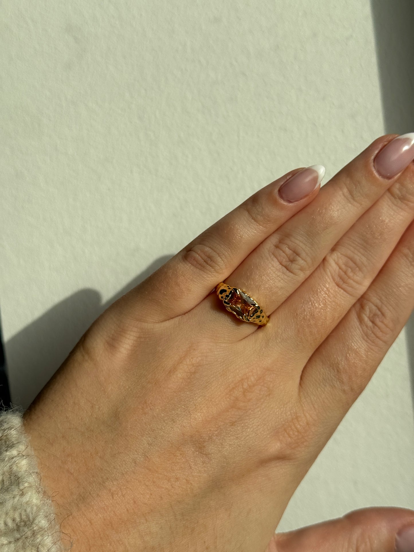 Lilly ring